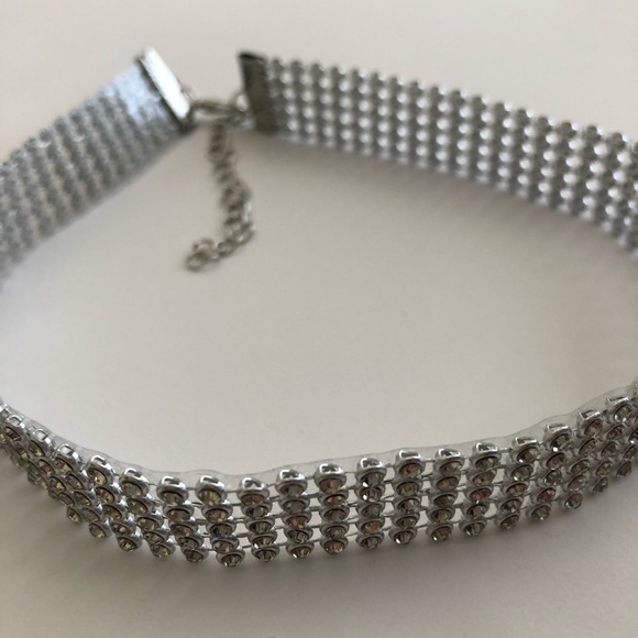 ▪️Crystal Rhinestone Choker - Picture 5 of 8